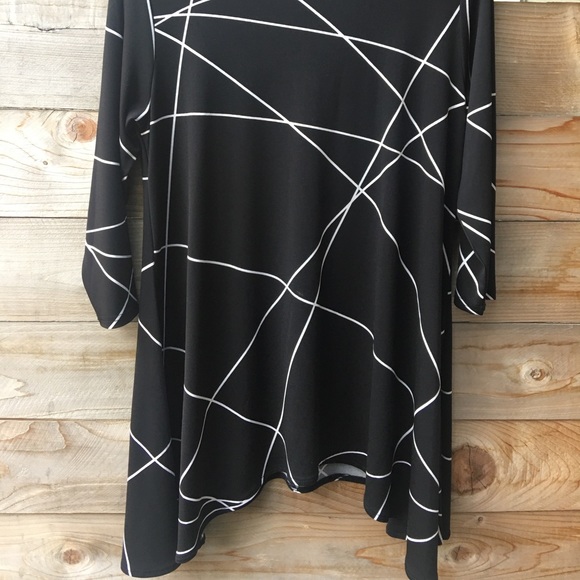 Alfani Black & White Geometric Tunic Top - Picture 3 of 8